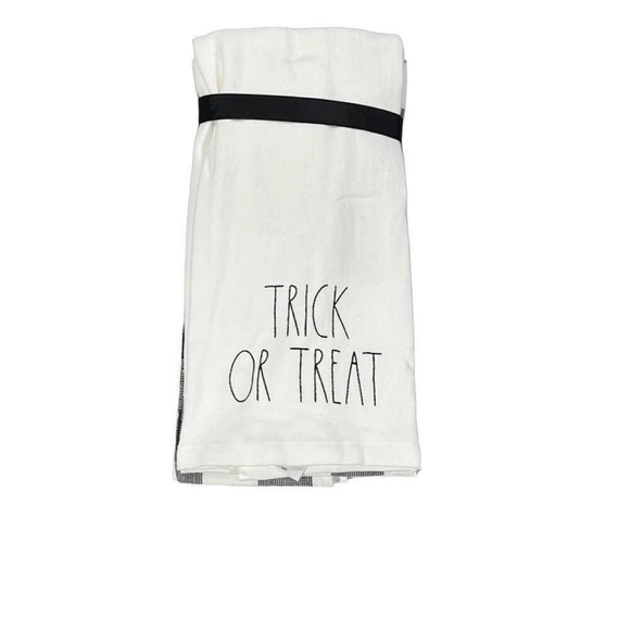 NWOT Rae Dunn Halloween towels set of 2 - Picture 4 of 5